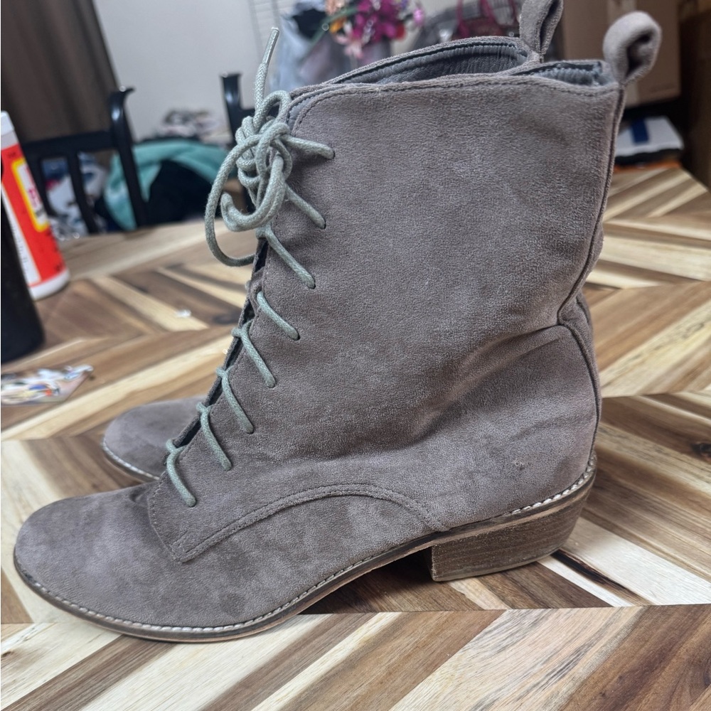 Women's Suede Lace-Up Boots